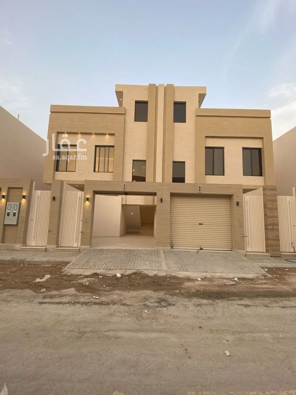 دور للبيع في شارع الفل, حي عكاظ, مدينة الرياض, منطقة الرياض 1 صورة