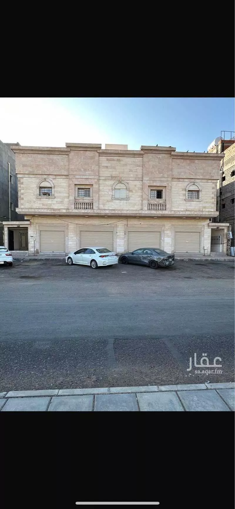 عمارة للبيع في شارع هارون بن موسى بن ابي علقمة, حي الرانوناء, مدينة المدينه المنوره, منطقة المدينة المنورة 1 صورة