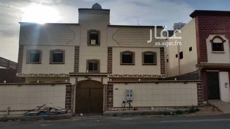 عمارة للبيع في شارع مغازي بن اسحاق, حي الصناعية, مدينة المدينه المنوره, منطقة المدينة المنورة 1 صورة