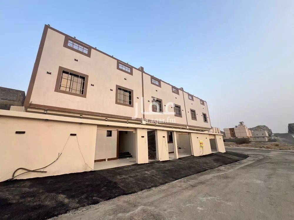 فيلا للبيع في شارع فؤاد ابن محمد غزالي, حي القشاشية الجديد, مدينة مكة المكرمة, منطقة مكة المكرمة 1 صورة