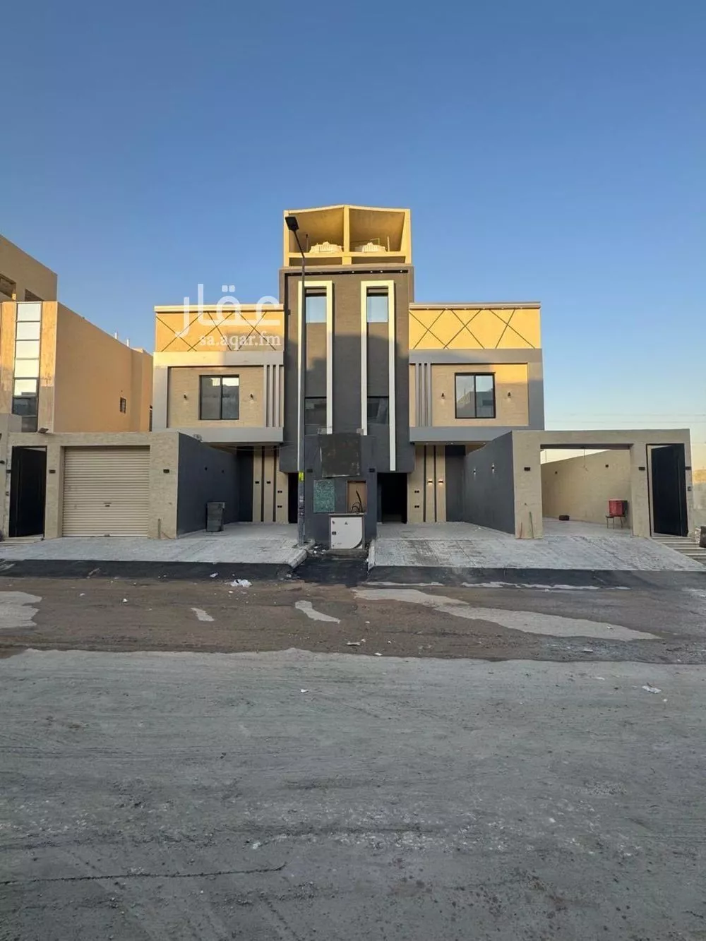 دور للبيع في شارع عبدالخالق بن أبي الطاهر, حي عكاظ, مدينة الرياض, منطقة الرياض 1 صورة