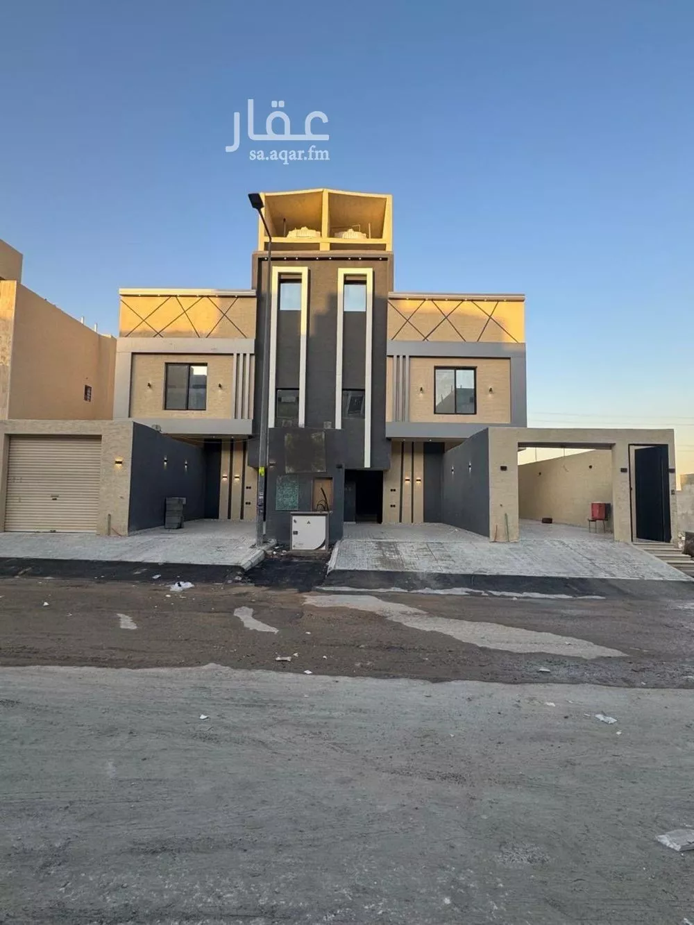 دور للبيع في شارع عبدالخالق بن أبي الطاهر, حي عكاظ, مدينة الرياض, منطقة الرياض 1 صورة