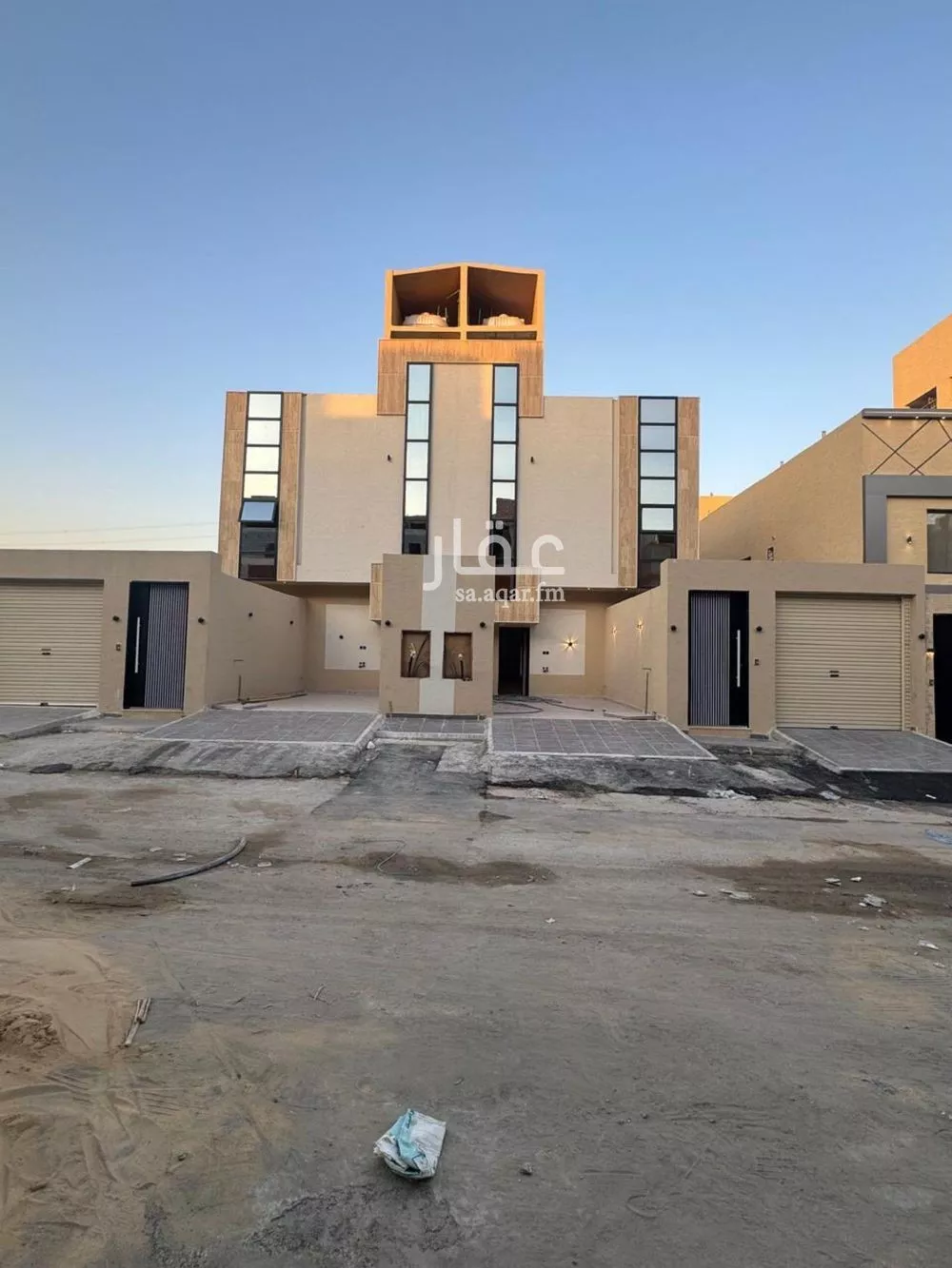 دور للبيع في شارع عبدالخالق بن أبي الطاهر, حي عكاظ, مدينة الرياض, منطقة الرياض 1 صورة