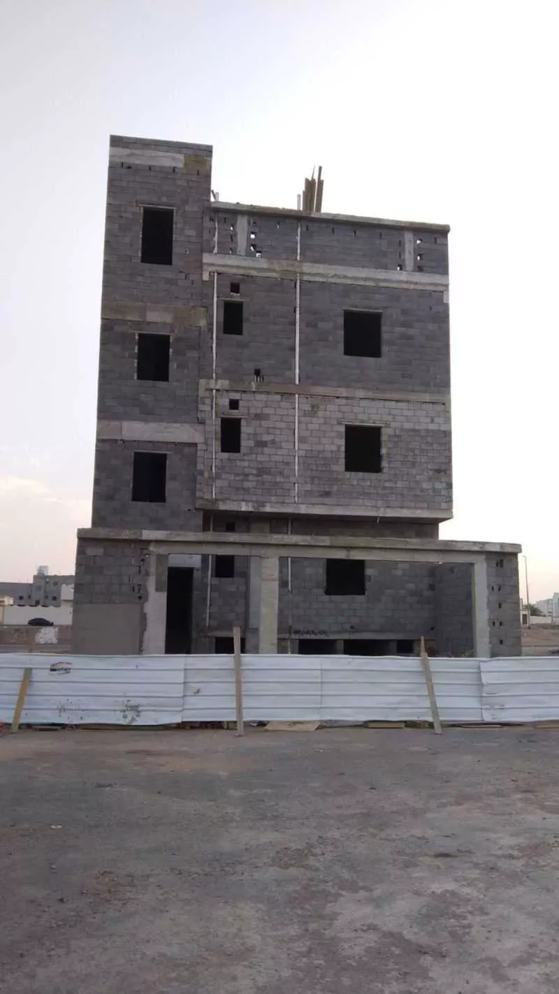 عمارة للبيع في شارع فلان ابن شراحبيل, حي ورقان, مدينة المدينه المنوره, منطقة المدينة المنورة 1 صورة