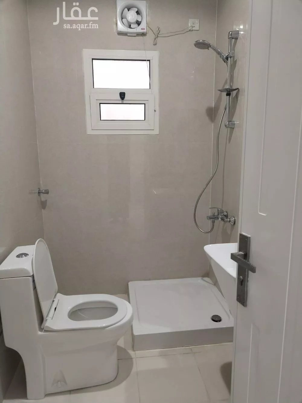 فيلا للبيع في شارع عبدالعزيز بن سبيل, حي العارض, مدينة الرياض, منطقة الرياض 1 صورة