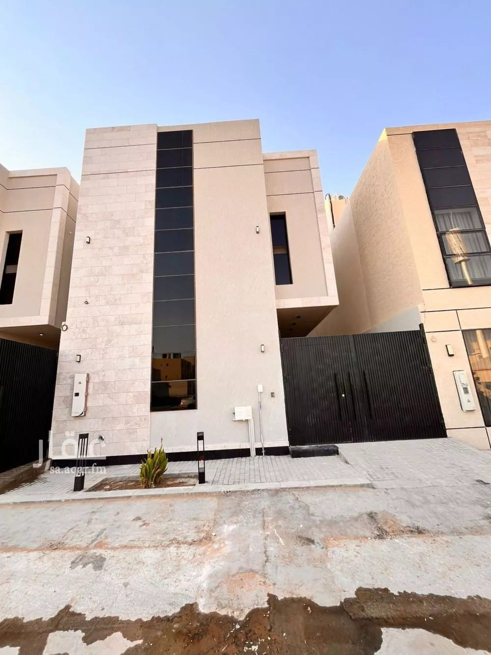 فيلا للبيع في شارع أبي العباس الصقلي, حي المهدية, مدينة الرياض, منطقة الرياض 1 صورة