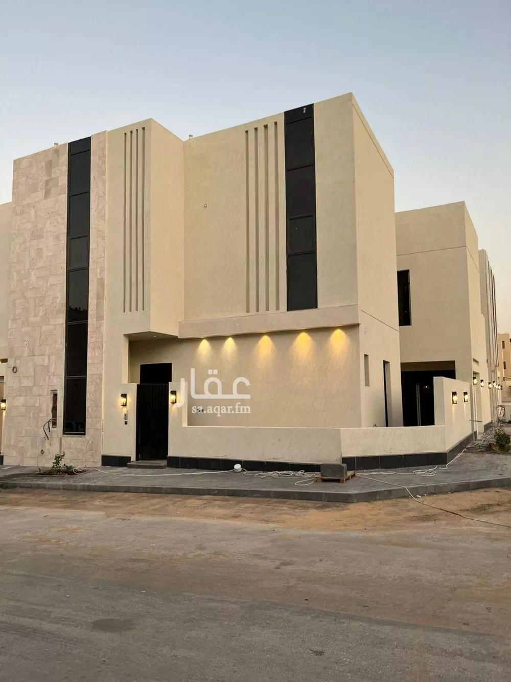 فيلا للبيع في شارع ابن أبي العلاء, حي المهدية, مدينة الرياض, منطقة الرياض 1 صورة