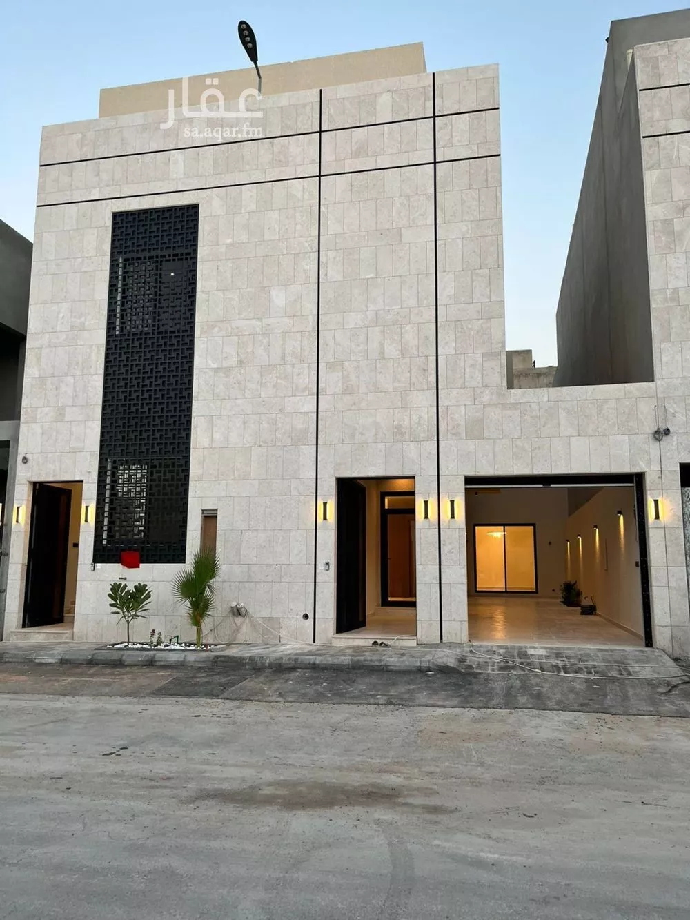 فيلا للبيع في شارع محمد بن أحمد الفاسي, حي المهدية, مدينة الرياض, منطقة الرياض 1 صورة