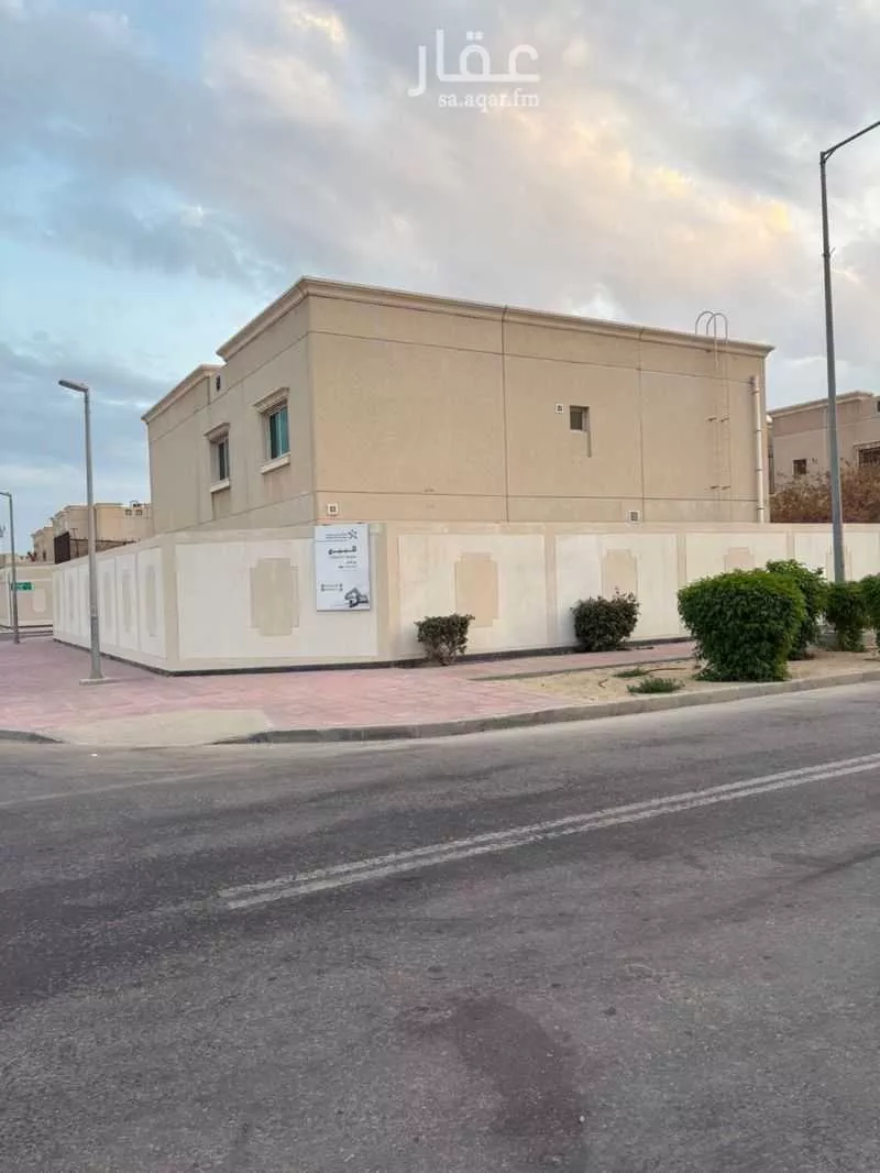 فيلا للبيع في شارع الهضب, حي جلمودة, مدينة مدينه الجبيل الصناعيه, المنطقة الشرقية 1 صورة