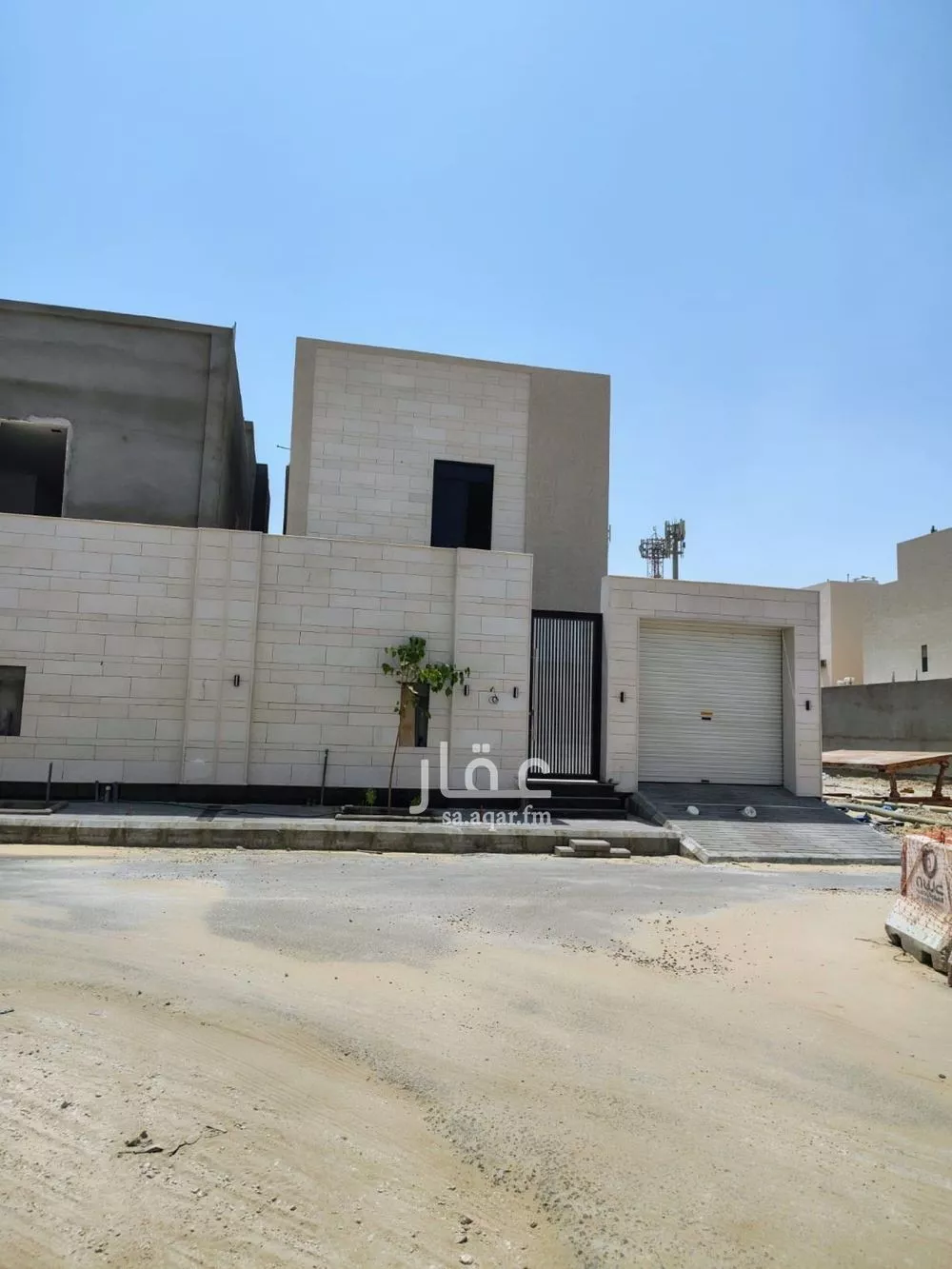 فيلا للبيع في شارع المثنى ابن حارثه, حي الصواري, مدينة الخبر, المنطقة الشرقية 1 صورة