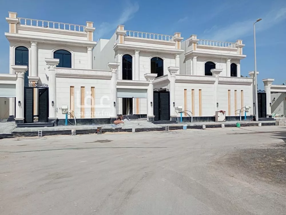 فيلا للبيع في شارع القيصومه, حي الصواري, مدينة الخبر, المنطقة الشرقية 1 صورة