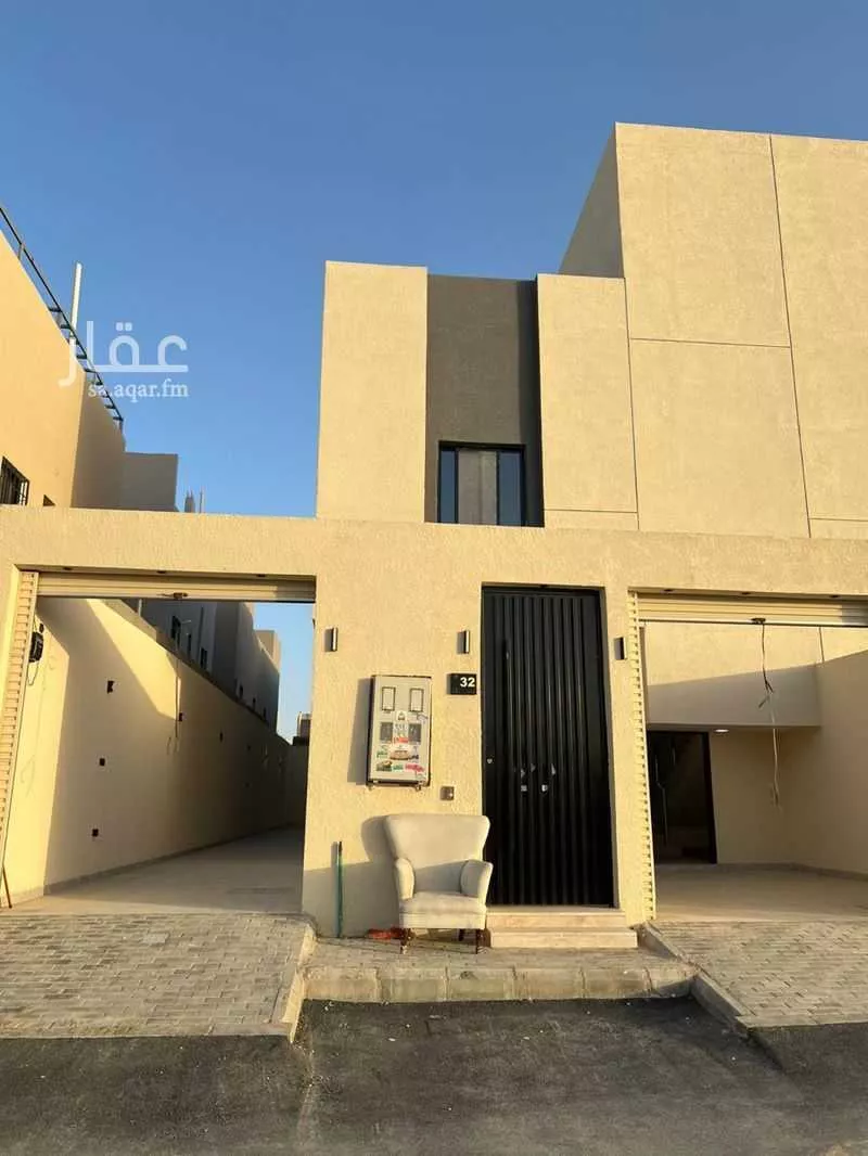 دور للبيع في شارع العباس بن عبدالله, حي بدر, مدينة الرياض, منطقة الرياض 1 صورة
