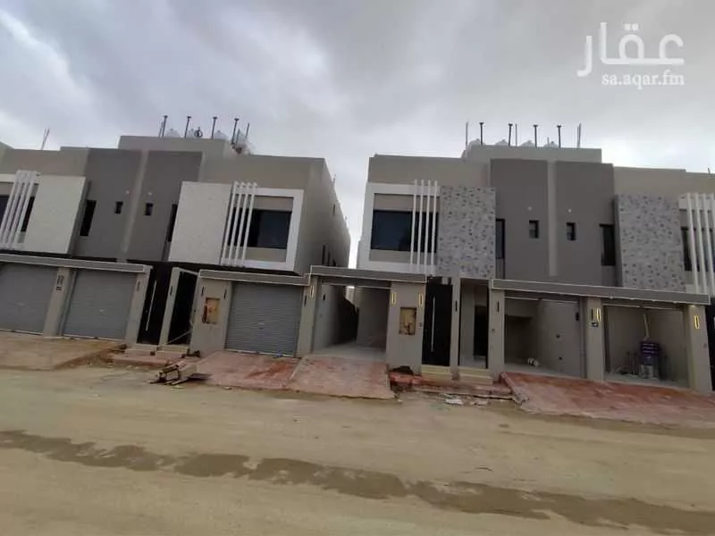 دور للبيع في شارع الامام البخاري, حي بدر, مدينة الرياض, منطقة الرياض 1 صورة