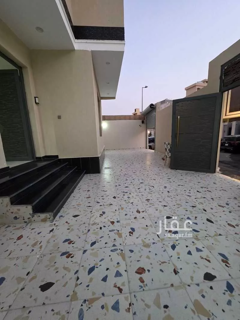 فيلا للبيع في شارع بدوي ابن مضيان, حي الصالحية, مدينة جدة, منطقة مكة المكرمة 1 صورة