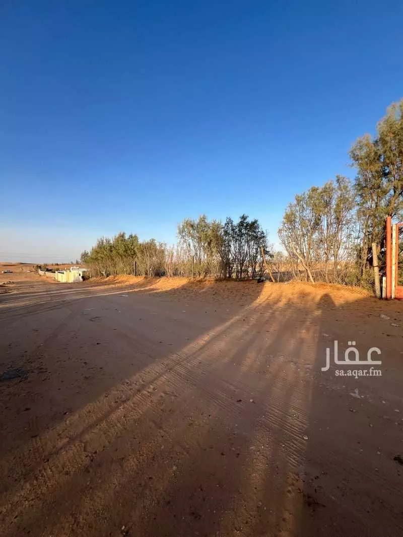 مزرعة للبيع في حي العريفيه, مدينة بريده, منطقة القصيم 1 صورة