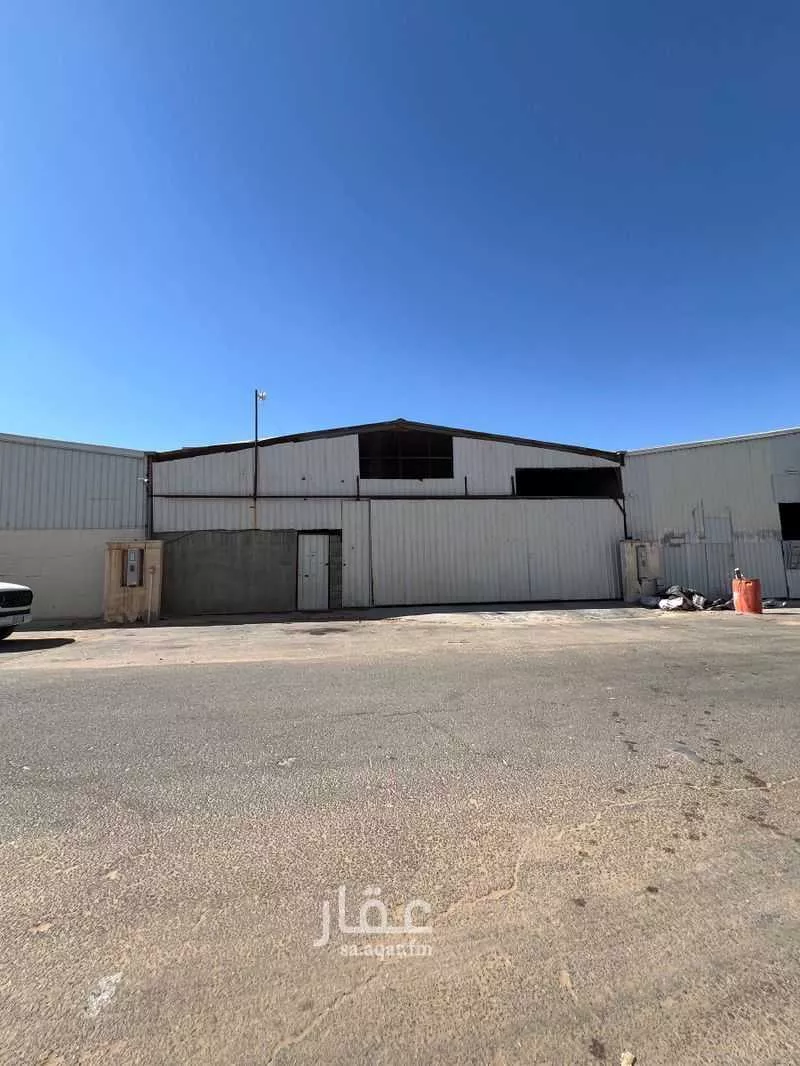 محل للبيع في شارع العجمي, حي وهطان, مدينة بريدة, منطقة القصيم 1 صورة
