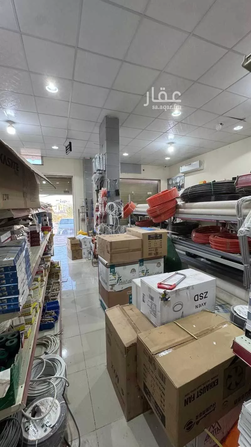 محل للبيع في شارع خضيراء, حي الضاحي الغربي, مدينة بريدة, منطقة القصيم 1 صورة