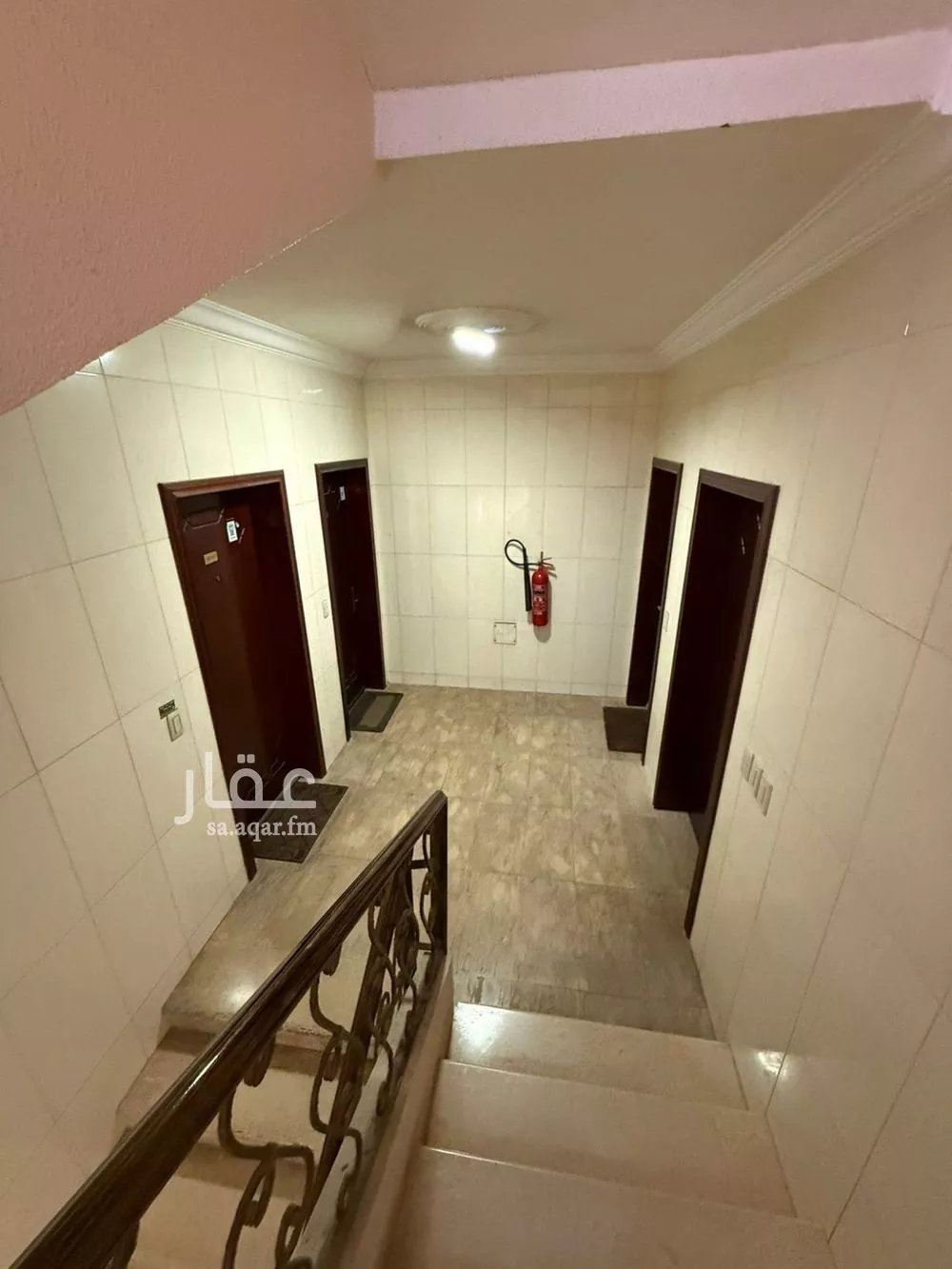 عمارة للبيع في شارع عنيزه, حي العقربية, مدينة الخبر, المنطقة الشرقية 1 صورة