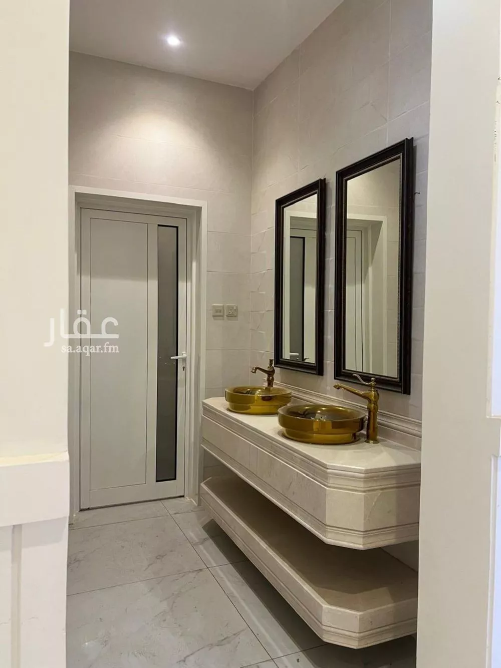 فيلا للبيع في شارع عبدالرحمن صباغ, حي القيروان, مدينة الرياض, منطقة الرياض 1 صورة