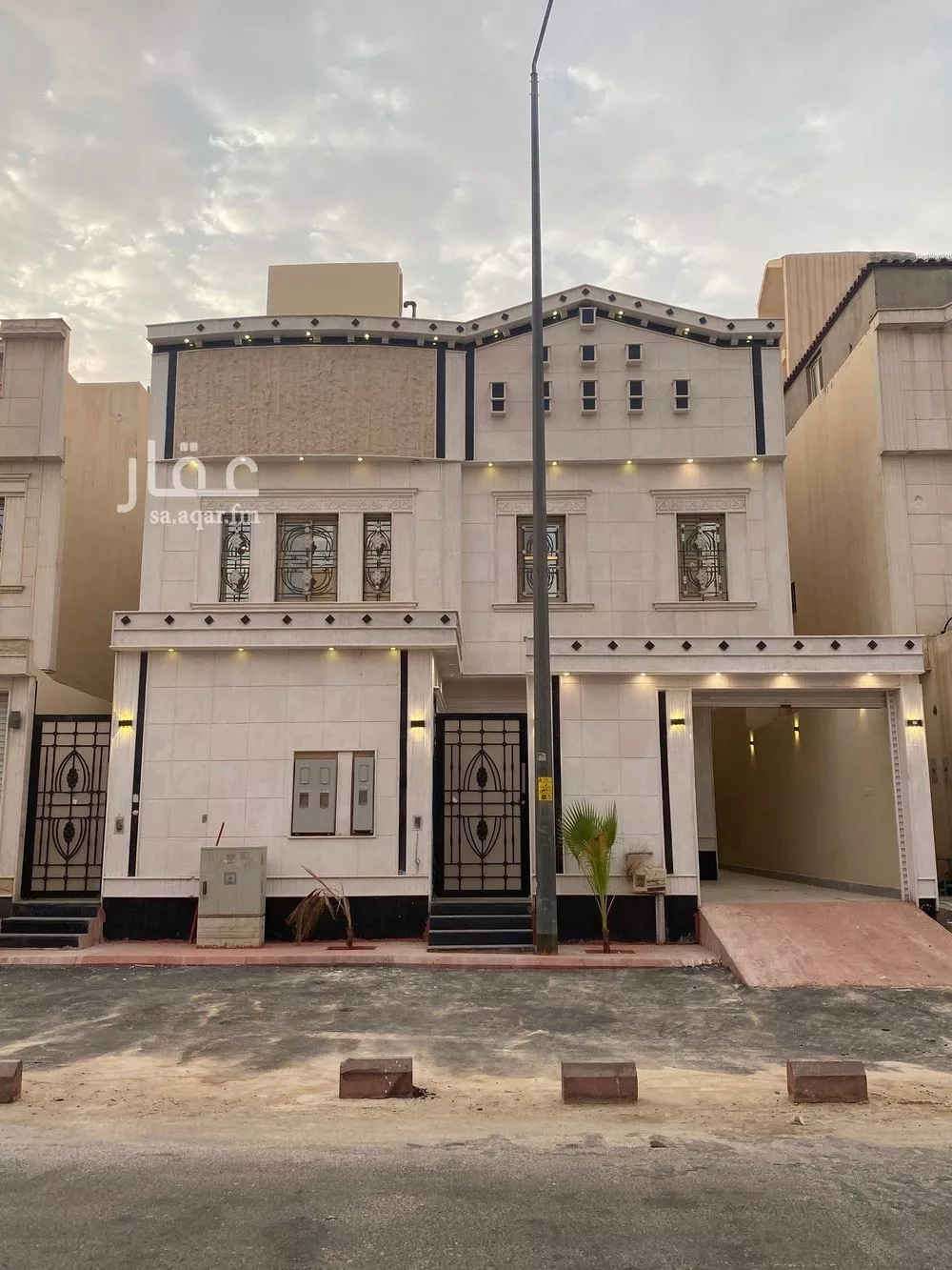 دور للبيع في شارع الشريف الكحال, حي الرمال, مدينة الرياض, منطقة الرياض 1 صورة