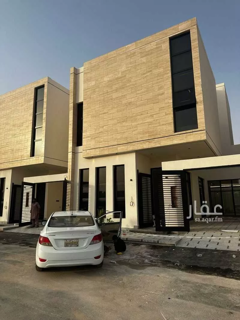 فيلا للبيع في شارع المغيرة بن حبناء, حي المهدية, مدينة الرياض, منطقة الرياض 1 صورة