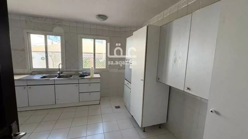 فيلا للإيجار في شارع جويريه بنت الحارث, حي الشاطئ, مدينة جدة, منطقة مكة المكرمة 1 صورة
