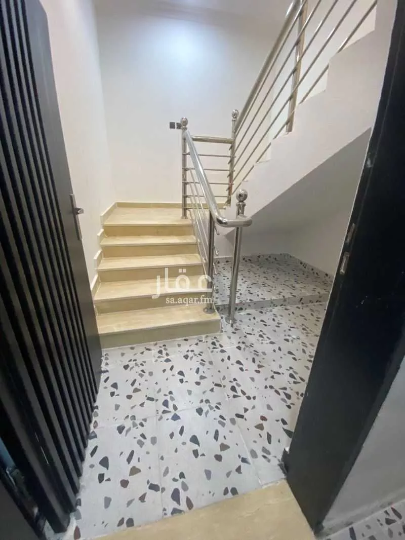 دور للبيع في شارع إبرهيم بن علي العياشي, حي بدر, مدينة الرياض, منطقة الرياض 1 صورة