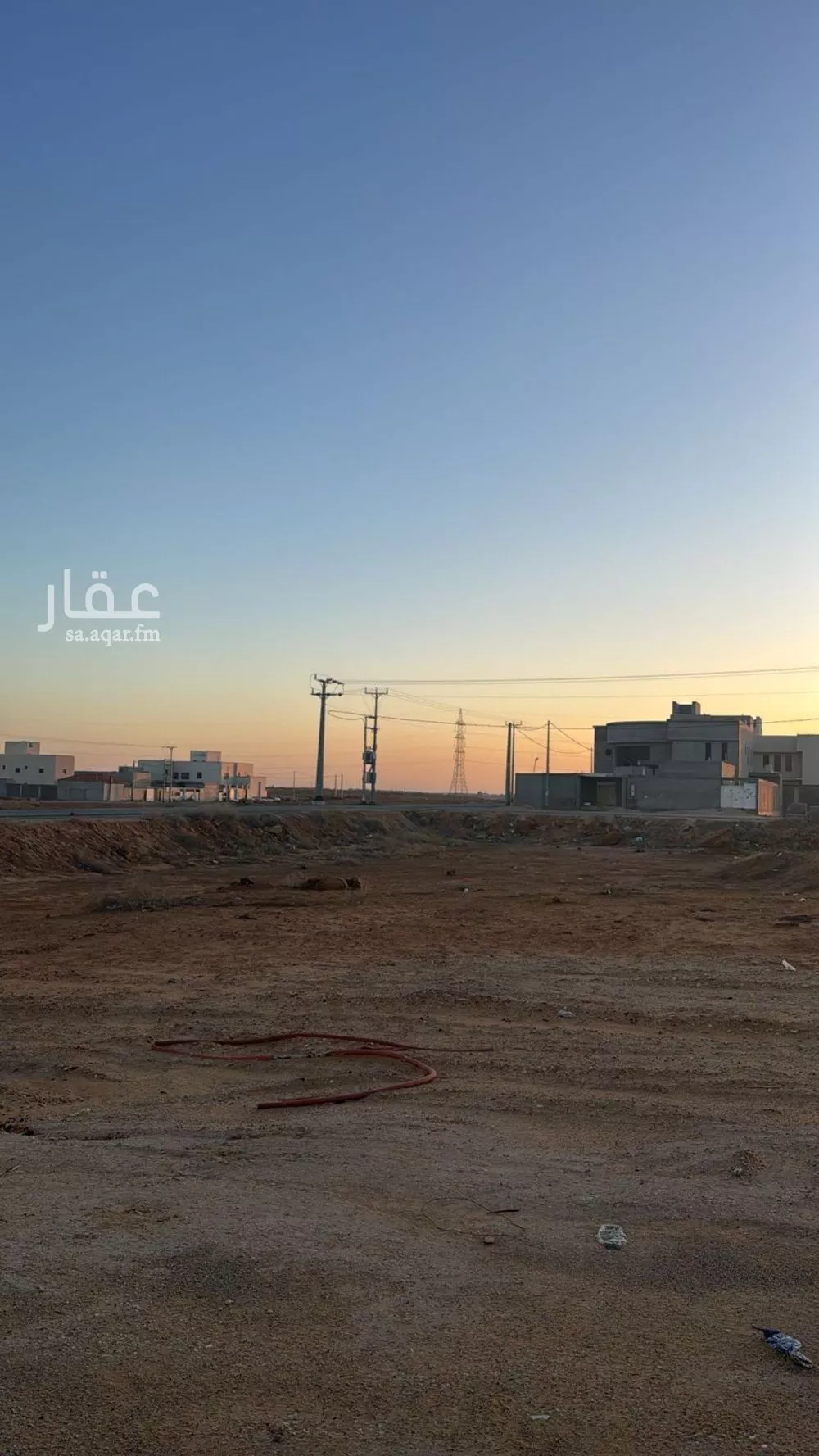 أرض للبيع في شارع عام, حي النزهة, مدينة عيون الجواء, منطقة القصيم 1 صورة