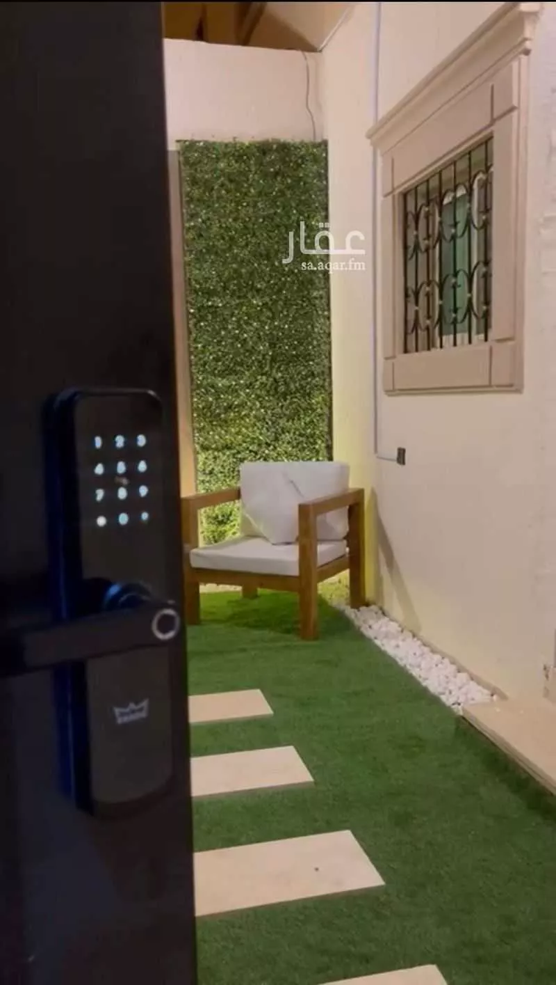 شقة للإيجار في شارع قرظة ، حي العريجاء الغربي ، الرياض ، منطقة الرياض 1 صورة