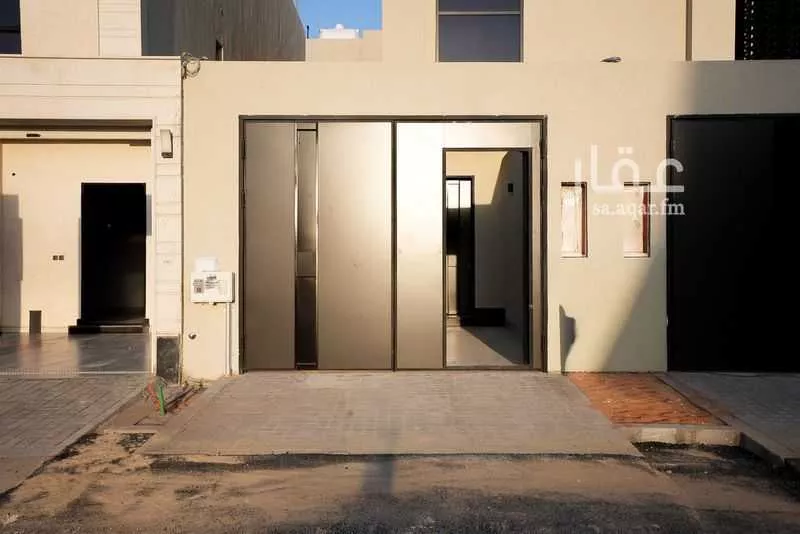 فيلا للبيع في شارع شارع الرشاد, حي الرمال, مدينة الرياض, منطقة الرياض 1 صورة