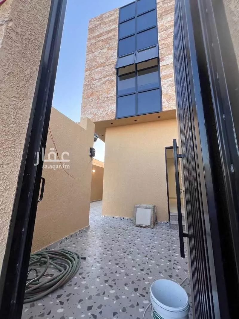 دور للبيع في شارع وادي حوران, حي الزهرة, مدينة الرياض, منطقة الرياض 1 صورة