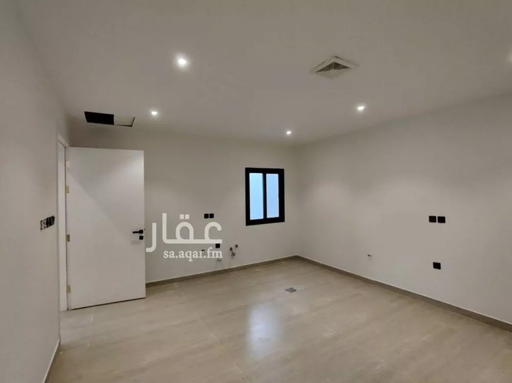 دور للبيع في شارع اللدايد, حي الحزم, مدينة الرياض, منطقة الرياض 1 صورة