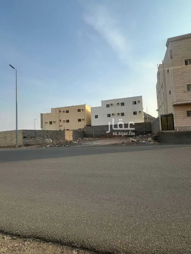 أرض للبيع في شارع الحصين ابن الحارث القرشي, حي العزيزية, مدينة المدينه المنوره, منطقة المدينة المنورة 1 صورة