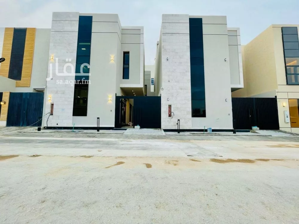 فيلا للبيع في شارع شارع بن أبي الشكر الفلكي, حي المهدية, مدينة الرياض, منطقة الرياض 1 صورة