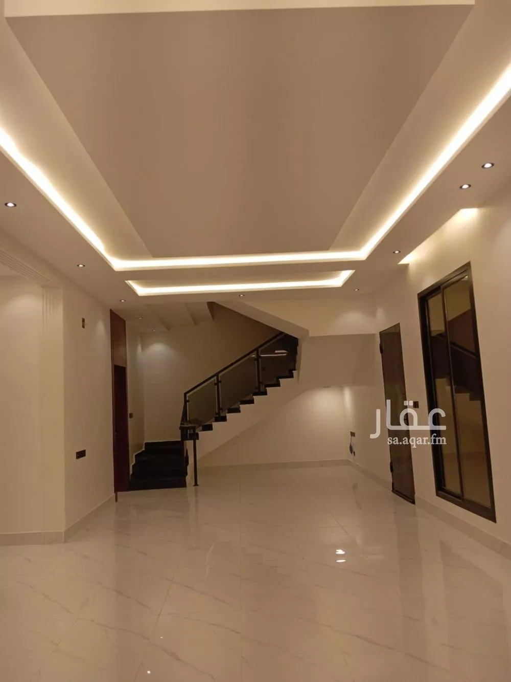 فيلا للبيع في شارع الحسين بن رواحة, حي الرمال, مدينة الرياض, منطقة الرياض 1 صورة