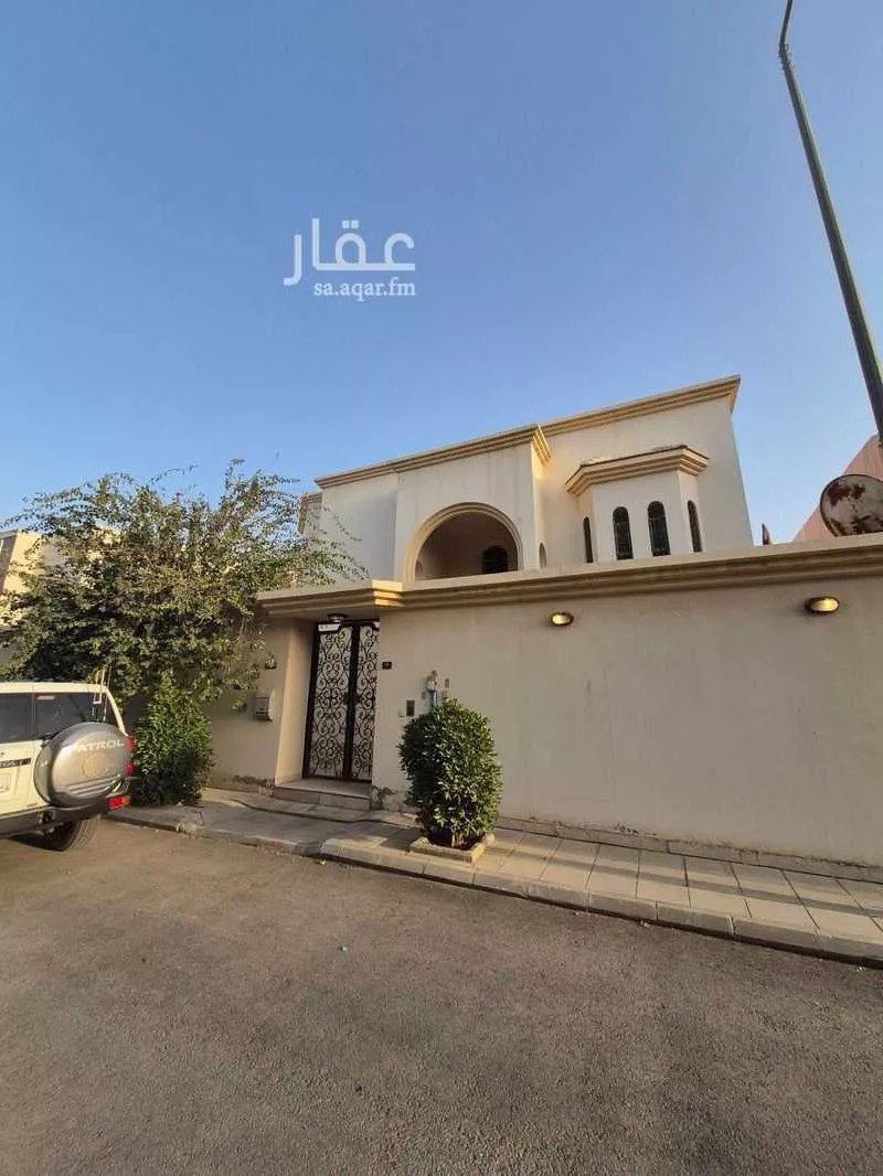 فيلا للبيع في شارع محمد بن اللباد, حي مغرزات, مدينة الرياض, منطقة الرياض 1 صورة