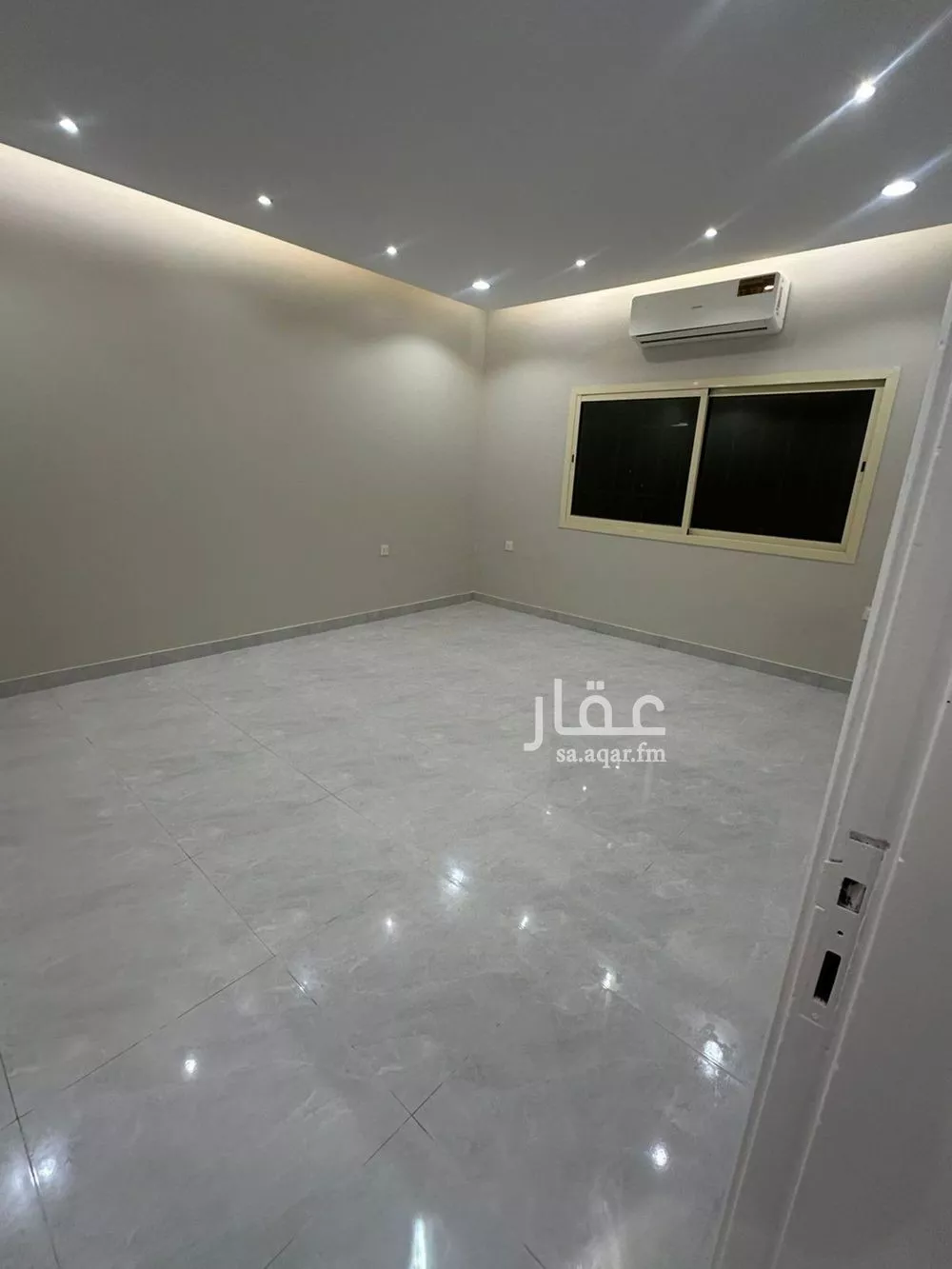 شقة للإيجار في شارع الشيخ عثمان بن ابراهيم الحقيل, حي الملك فهد, مدينة الرياض, منطقة الرياض 1 صورة