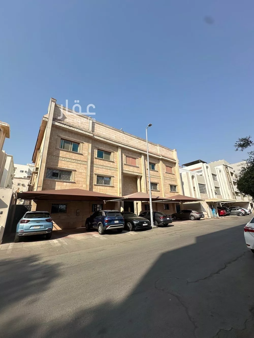 عمارة للبيع في شارع أم قصور, حي النزهة, مدينة جدة, منطقة مكة المكرمة 1 صورة