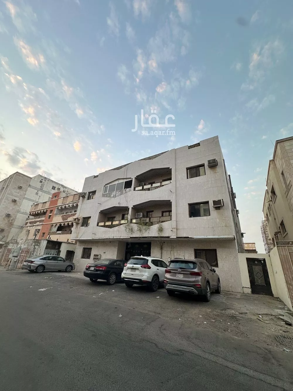 عمارة للبيع في شارع إبن طالب, حي البوادي, مدينة جدة, منطقة مكة المكرمة 1 صورة