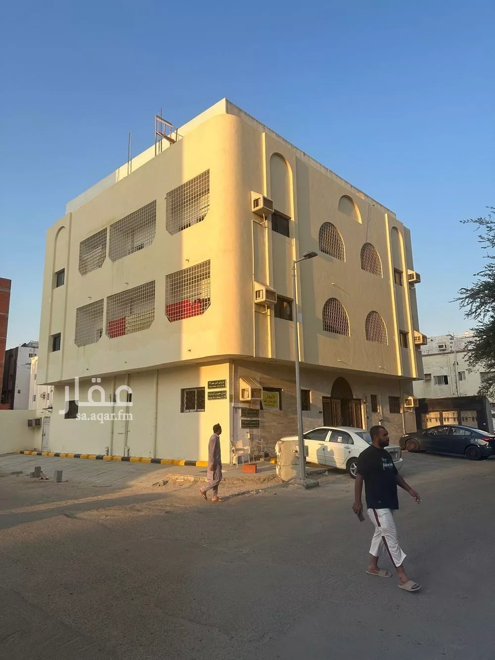 عمارة للبيع في شارع عبدالحميد الديب, حي الفيصلية, مدينة جدة, منطقة مكة المكرمة 1 صورة