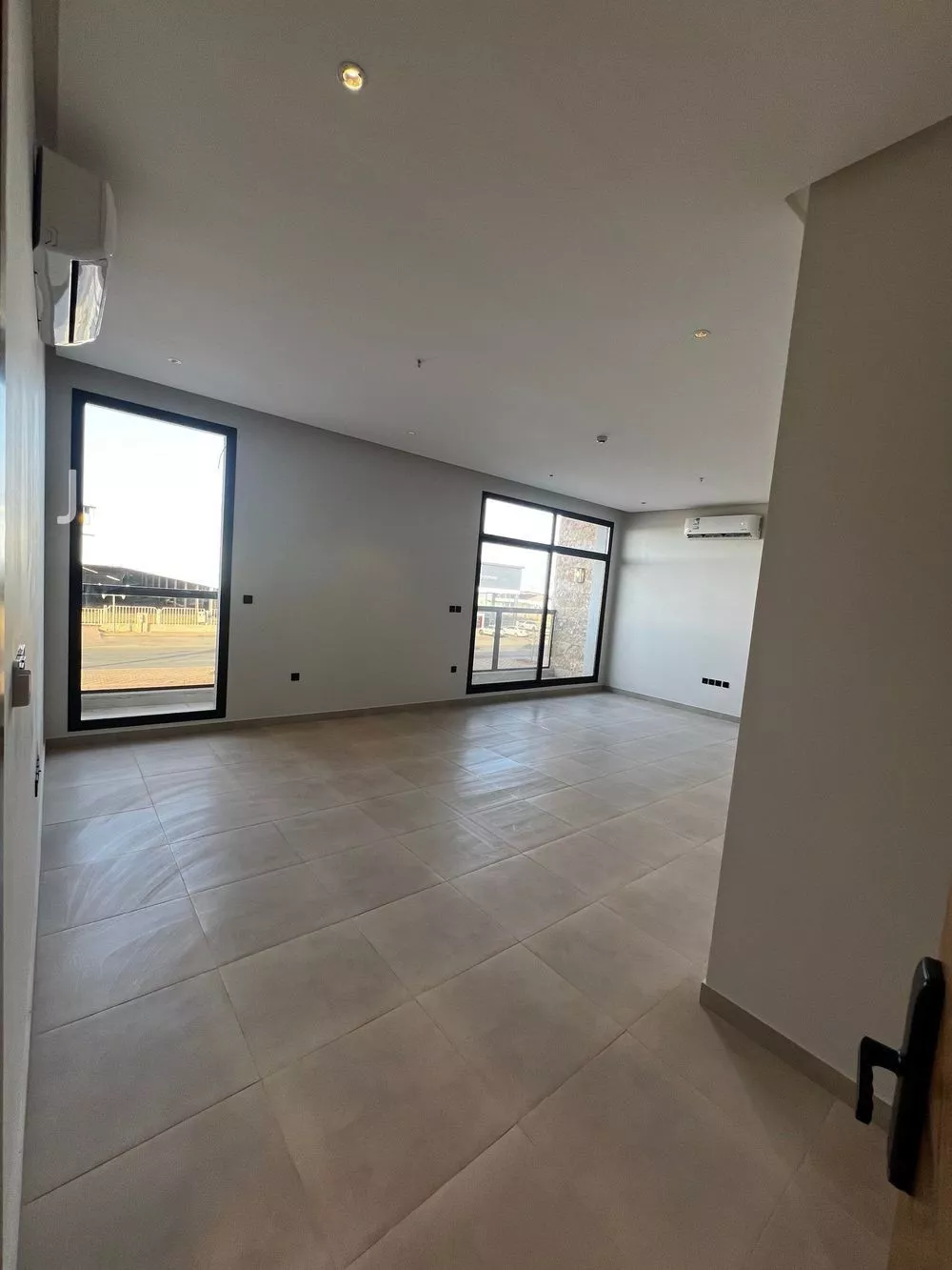 شقة للبيع في شارع الشيخ عبدالرحمن بن عبداللطيف بن عبدال, حي المنار, مدينة الرياض, منطقة الرياض 1 صورة
