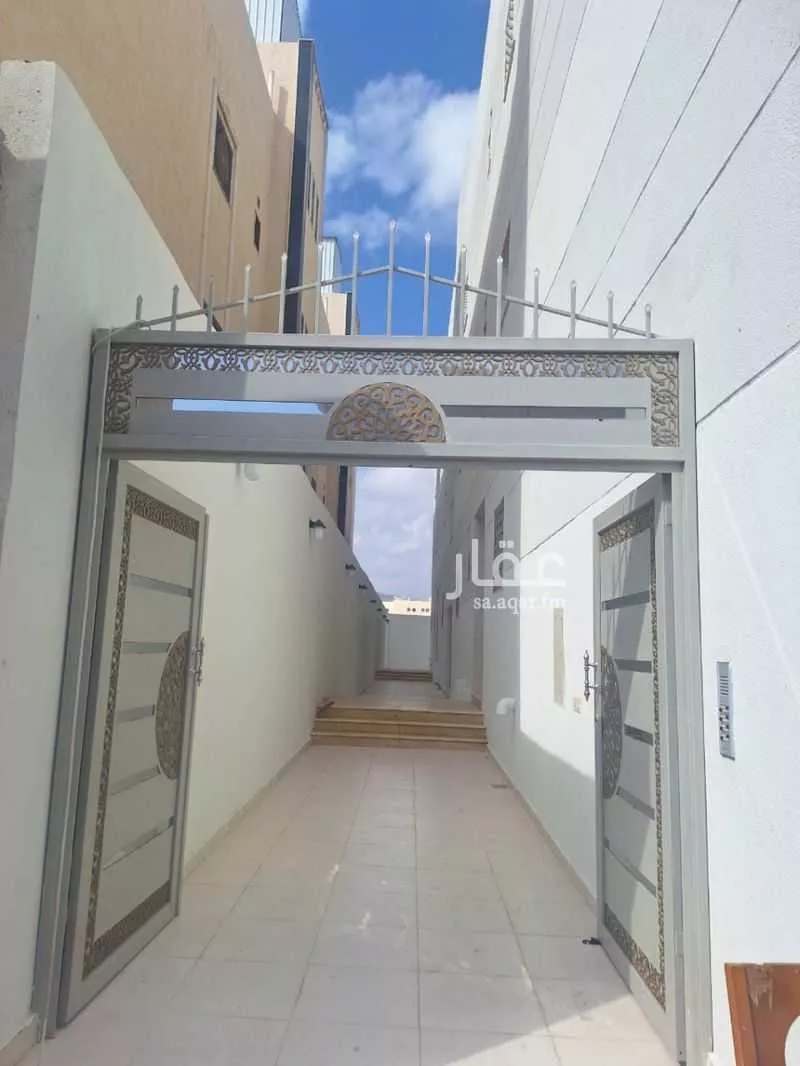 شقة للبيع في شارع ابو مسلم الخولاني, حي الجامعة, مدينة المدينة المنورة, منطقة المدينة المنورة 1 صورة