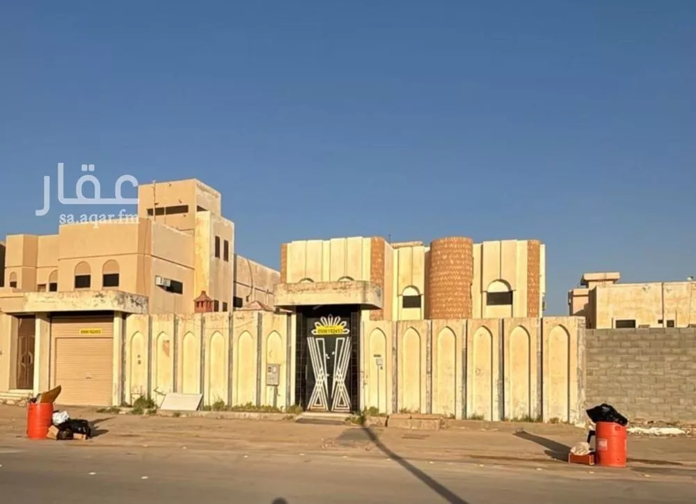 فيلا للبيع في شارع الحارث بن خالد, حي المنار, مدينة بريده, منطقة القصيم 1 صورة