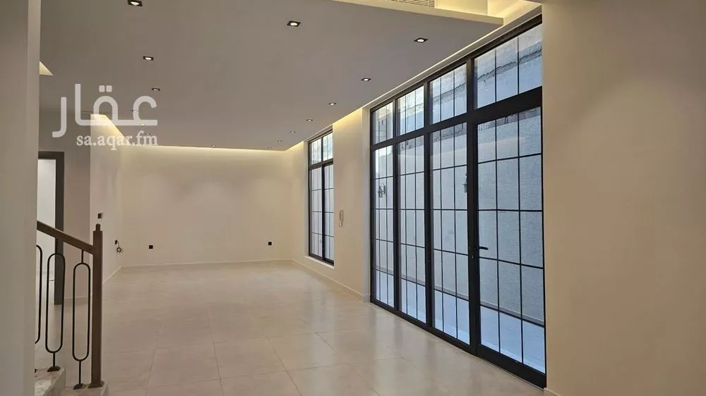 فيلا للبيع في شارع أبي جعفر الصيدلاني, حي الفاروق, مدينة الرياض, منطقة الرياض 1 صورة