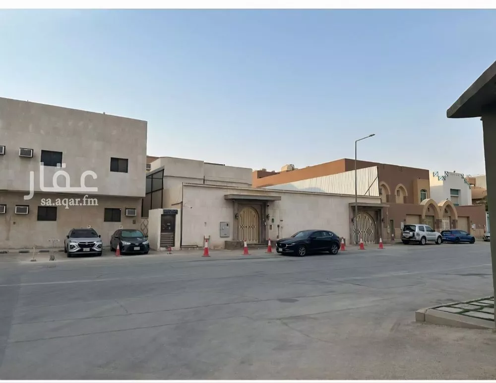 فيلا للبيع في شارع طاهر الزمخشري, حي العليا, مدينة الرياض, منطقة الرياض 1 صورة