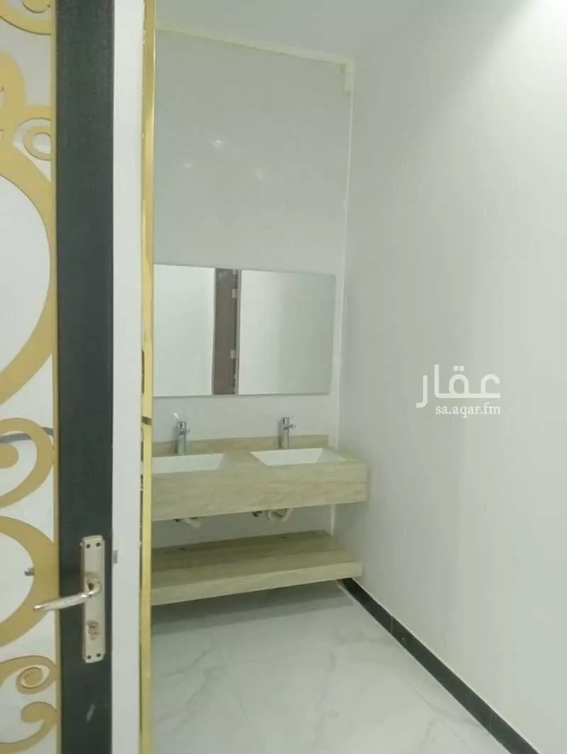 فيلا للبيع في شارع قراء, حي الرياض, مدينة جدة, منطقة مكة المكرمة 1 صورة