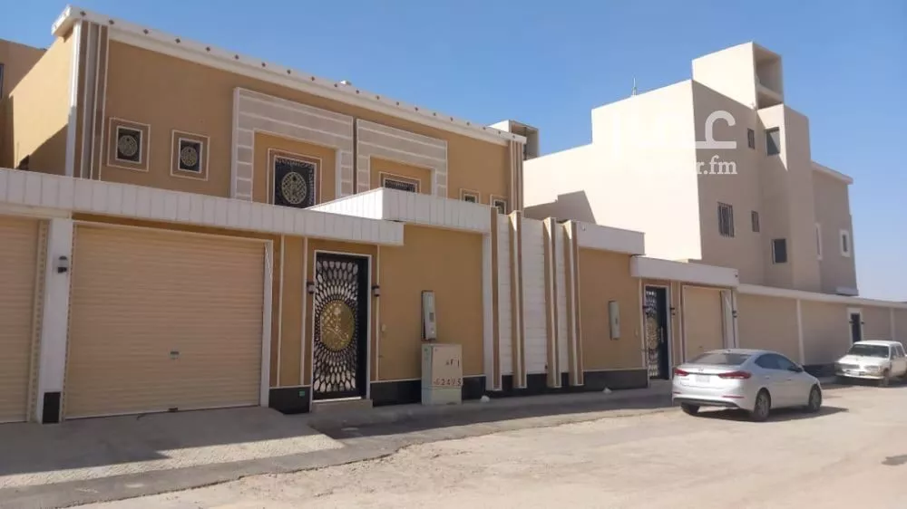 فيلا للبيع في شارع إسحاق بن مخلد, حي عكاظ, مدينة الرياض, منطقة الرياض 1 صورة