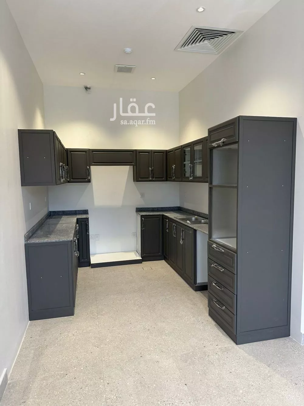 فيلا للإيجار في شارع ابن عبدالغافر النيسابوري, حي العارض, مدينة الرياض, منطقة الرياض 1 صورة