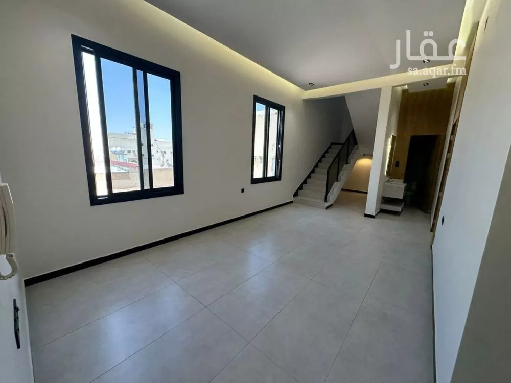 دور للبيع في شارع رقم 194, حي الجنادرية, مدينة الرياض, منطقة الرياض 1 صورة