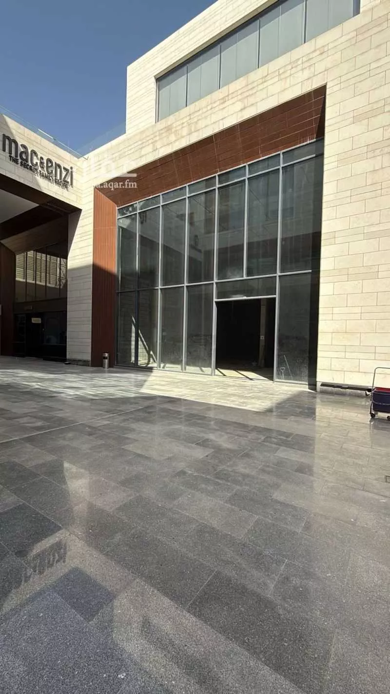 محل للإيجار في شارع طريق الامير تركي بن عبدالعزيز الاول, حي حطين, مدينة الرياض, منطقة الرياض 1 صورة